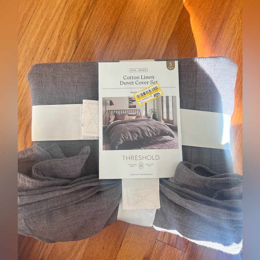 3pc Queen Space Dyed Cotton Linen
Duvet Cover & Sham Set Dark Gray Threshold